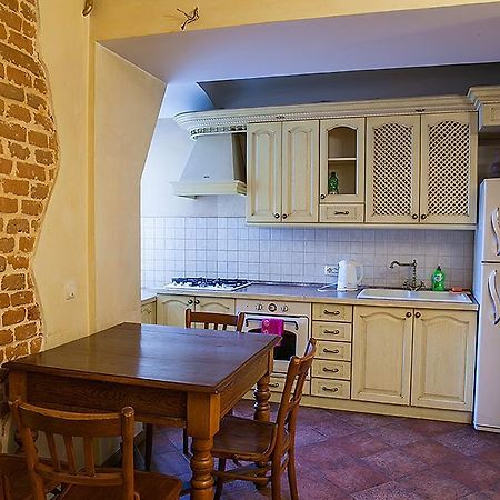 Historic Apartment Near Rynor Square Lvov Exteriér fotografie