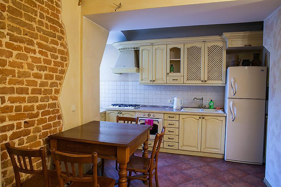 Historic Apartment Near Rynor Square Lvov Exteriér fotografie